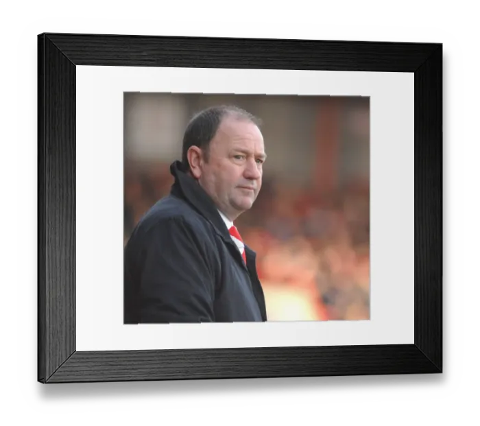 Framed Print : Gary Johnson in Action: Bristol City vs Blackpool Framed Print : Gary Johnson in Action: Bristol City vs Blackpool