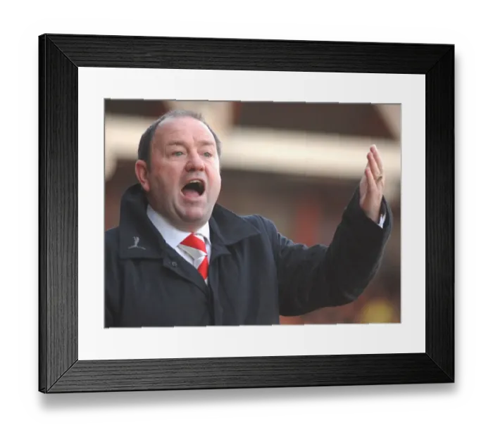 Framed Print : Gary Johnson in Action: Bristol City vs Blackpool Framed Print : Gary Johnson in Action: Bristol City vs Blackpool