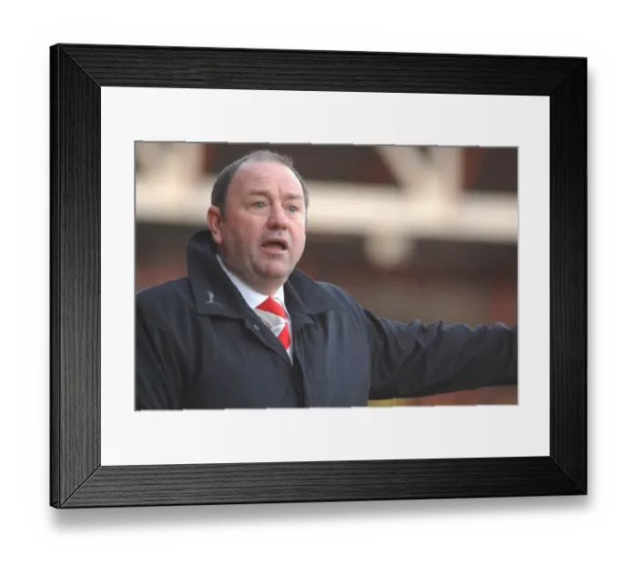 Framed Print : Gary Johnson in Action: Bristol City vs Blackpool Framed Print : Gary Johnson in Action: Bristol City vs Blackpool