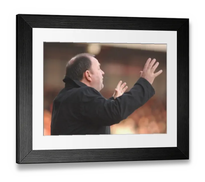 Framed Print : Gary Johnson in Action: Bristol City vs Blackpool Framed Print : Gary Johnson in Action: Bristol City vs Blackpool