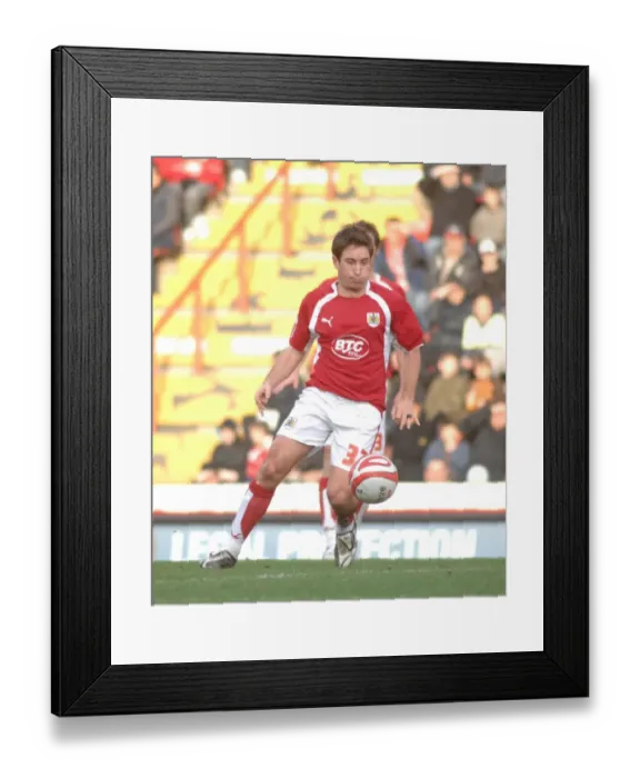 Framed Print : Lee Johnson