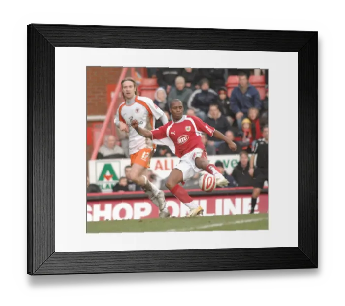 Framed Print : Darren Byfield in Action: Bristol City vs Blackpool Framed Print : Darren Byfield in Action: Bristol City vs Blackpool