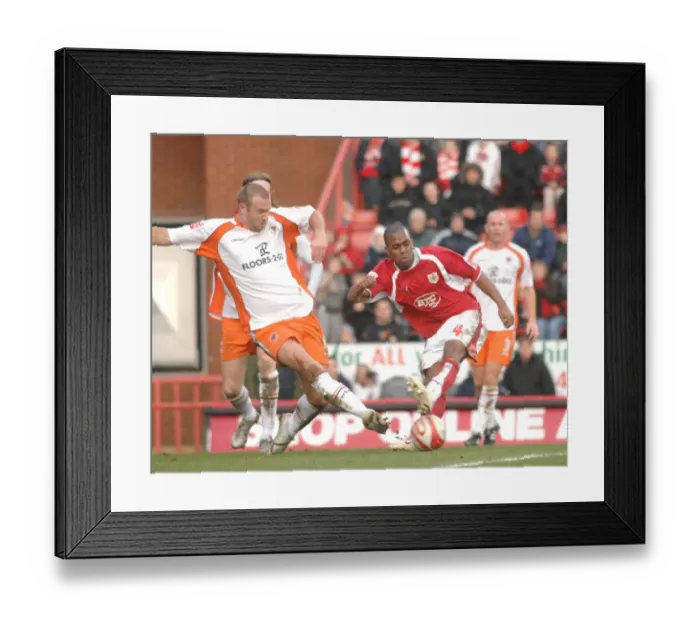 Framed Print : Darren Byfield in Action: Bristol City vs Blackpool Framed Print : Darren Byfield in Action: Bristol City vs Blackpool