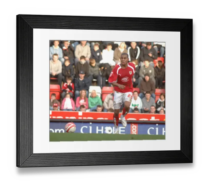 Framed Print : Marvin Elliott: Thrilling Moment at Bristol City vs. Blackpool