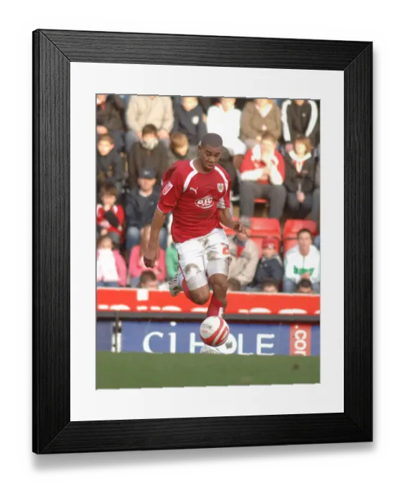 Framed Print : Marvin Elliott: Thrilling Moment at Bristol City vs Blackpool Framed Print : Marvin Elliott: Thrilling Moment at Bristol City vs Blackpool