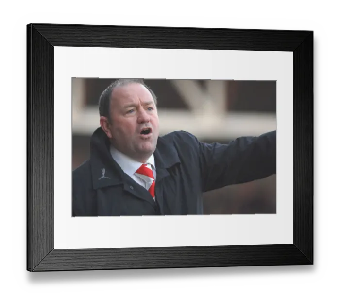 Framed Print : Gary Johnson in Action: Bristol City vs Blackpool Framed Print : Gary Johnson in Action: Bristol City vs Blackpool
