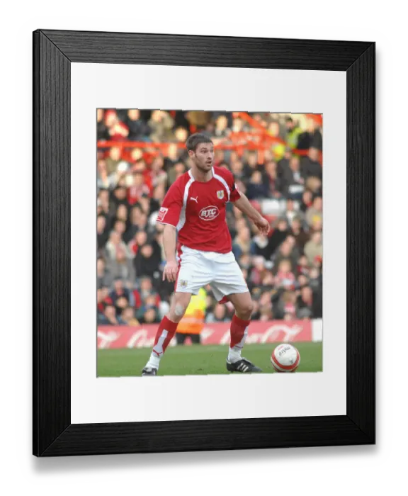 Framed Print : Jamie McCombe in Action: Bristol City vs Blackpool Framed Print : Jamie McCombe in Action: Bristol City vs Blackpool