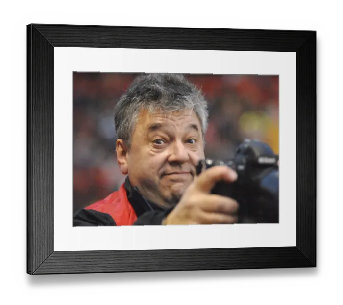 Framed Print : Bristol City vs Blackpool: Intense Moment on the Football Field Framed Print : Bristol City vs Blackpool: Intense Moment on the Football Field