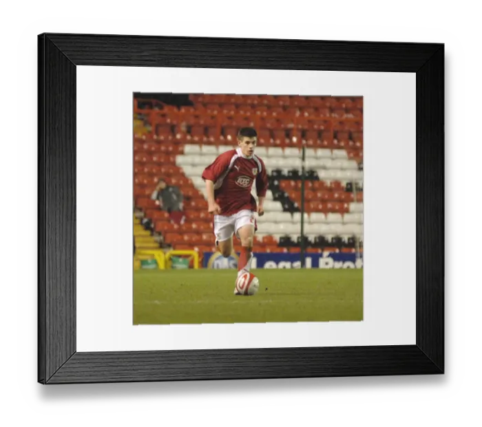 Framed Print : Joe Edwards: Rising Star of Bristol City U18s Against Leeds U18s Framed Print : Joe Edwards: Rising Star of Bristol City U18s Against Leeds U18s