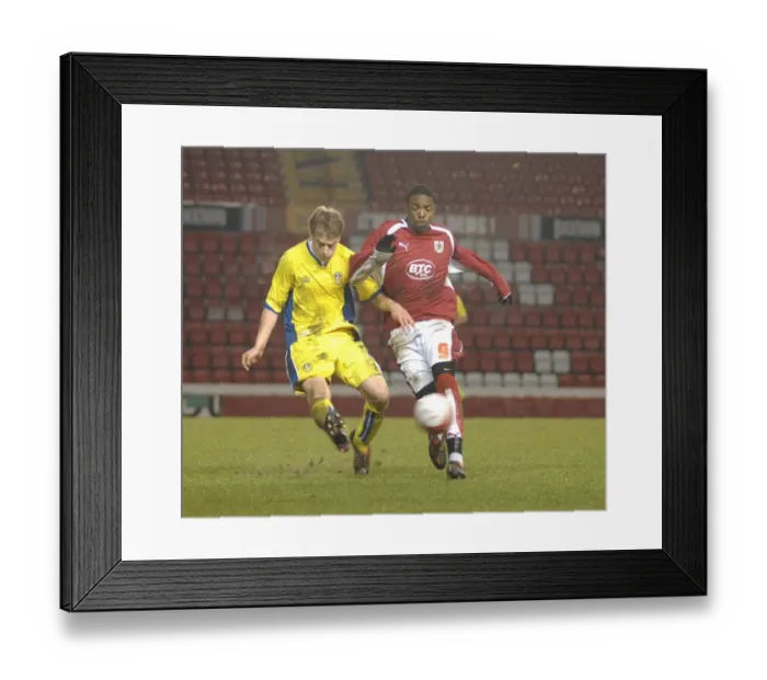 Framed Print : Marlon Jackson in Action: Bristol City U18s vs Leeds Utd U18s