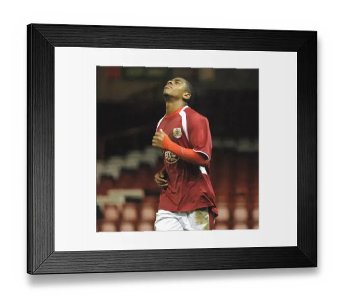 Framed Print : Tristan Plummer in Action: Bristol City U18s vs Leeds Utd U18s Framed Print : Tristan Plummer in Action: Bristol City U18s vs Leeds Utd U18s
