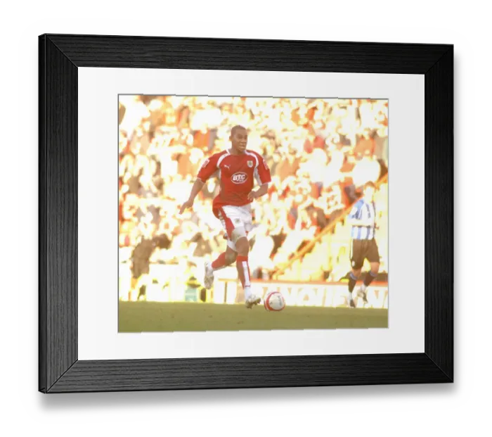 Framed Print : Marvin Elliott: Thrilling Moment at Bristol City vs Sheffield Wednesday Framed Print : Marvin Elliott: Thrilling Moment at Bristol City vs Sheffield Wednesday