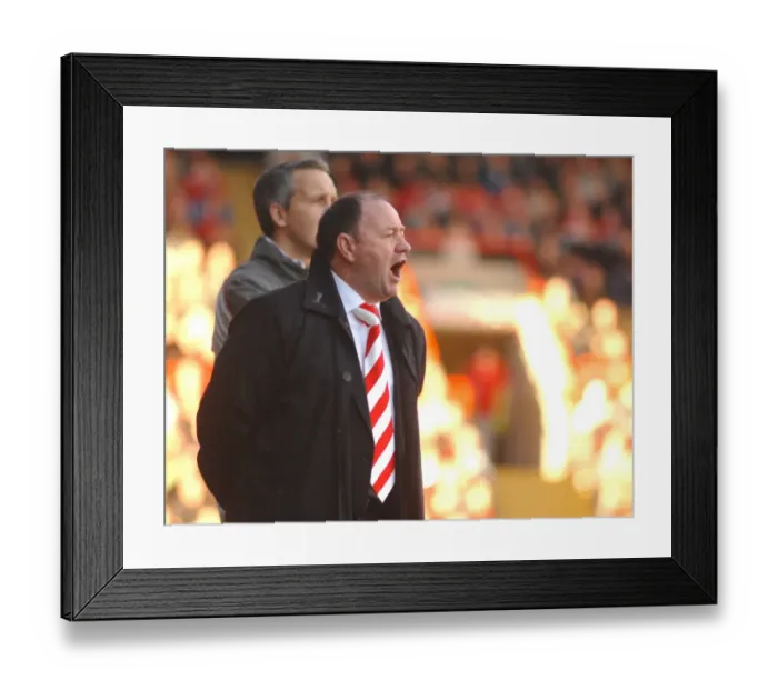Framed Print : Gary Johnson in Action: Bristol City vs Sheffield Wednesday Framed Print : Gary Johnson in Action: Bristol City vs Sheffield Wednesday