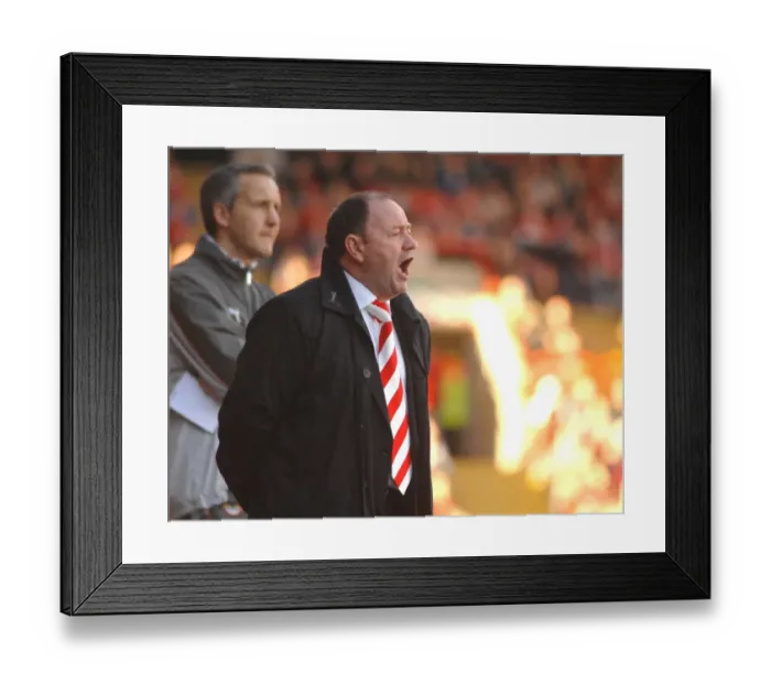 Framed Print : Gary Johnson in Action: Bristol City vs Sheffield Wednesday