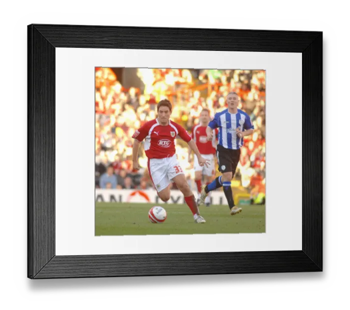 Framed Print : Lee Johnson in Action: Bristol City vs Sheffield Wednesday Framed Print : Lee Johnson in Action: Bristol City vs Sheffield Wednesday