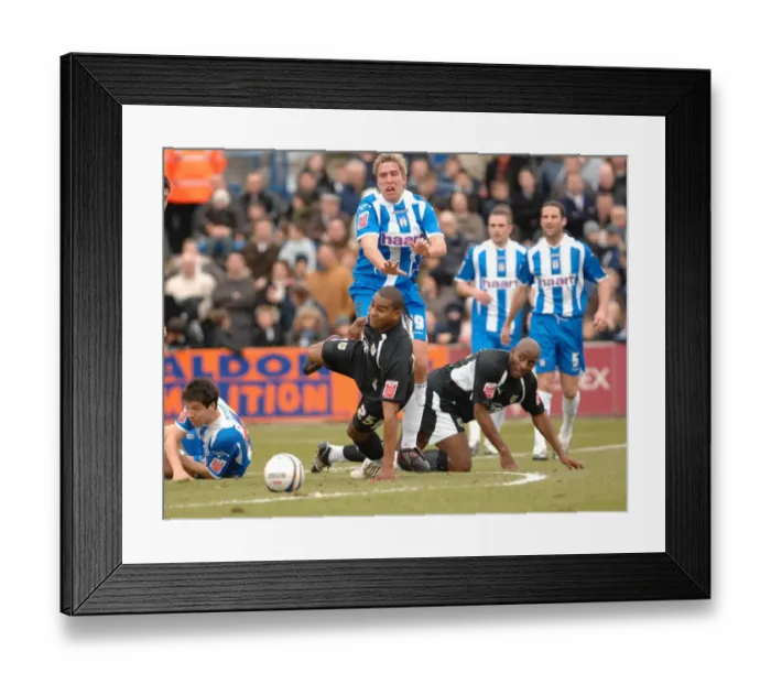 Framed Print : Marvin Elliott in Action for Bristol City Against Colchester United