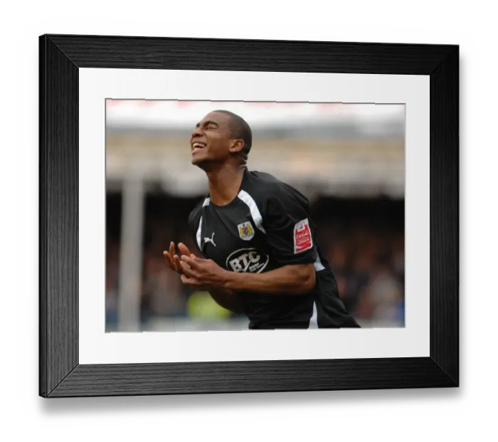 Framed Print : Marvin Elliott: In Action Against Colchester United (Colchester Utd vs. Bristol City) Framed Print : Marvin Elliott: In Action Against Colchester United (Colchester Utd vs. Bristol City)