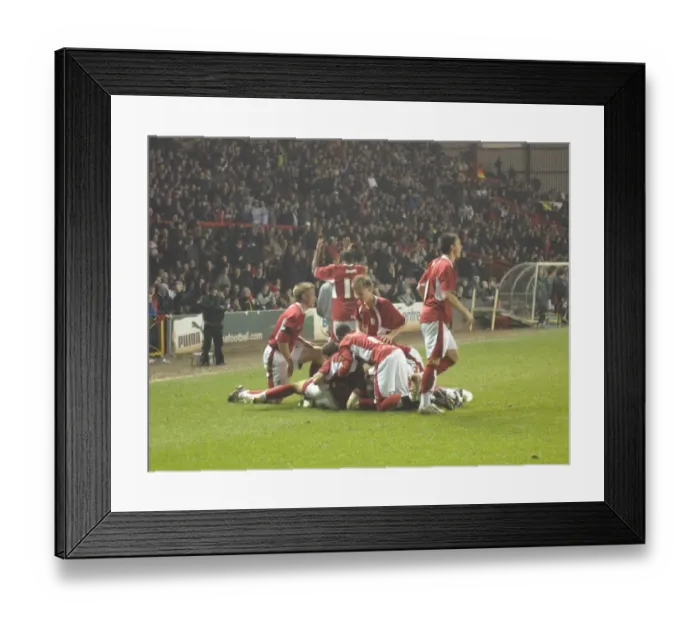 Framed Print : Marlon Jackson in Action: Bristol City U18s vs Manchester City U18s Framed Print : Marlon Jackson in Action: Bristol City U18s vs Manchester City U18s