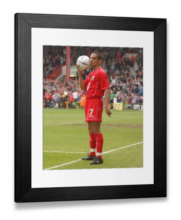 Framed Print : Triumphant Hat-trick: Scott Murray's Glorious Moment for Bristol City (02-03)