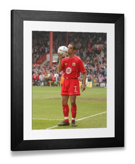 Framed Print : Scott Murray's Hat-Trick: A Triumphant Moment for Bristol City (02-03)