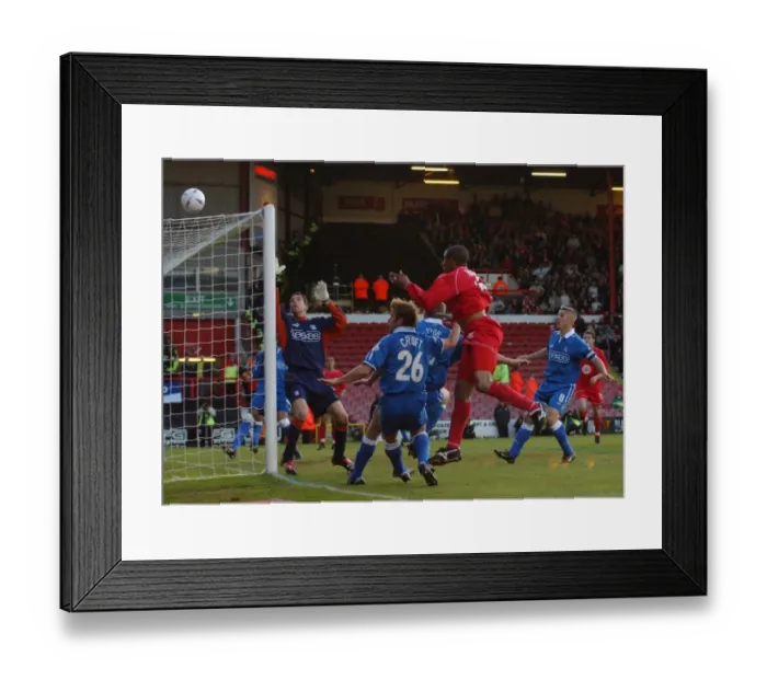 Framed Print : Matt Hill in Action: Bristol City vs Cardiff City Play-Off Showdown