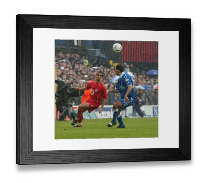 Framed Print : Scott Murray in Action: Bristol City vs Cardiff City Play-Off Clash Framed Print : Scott Murray in Action: Bristol City vs Cardiff City Play-Off Clash