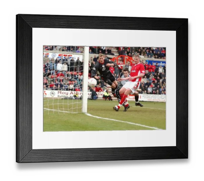 Framed Print : Miller close swin Framed Print : Miller close swin