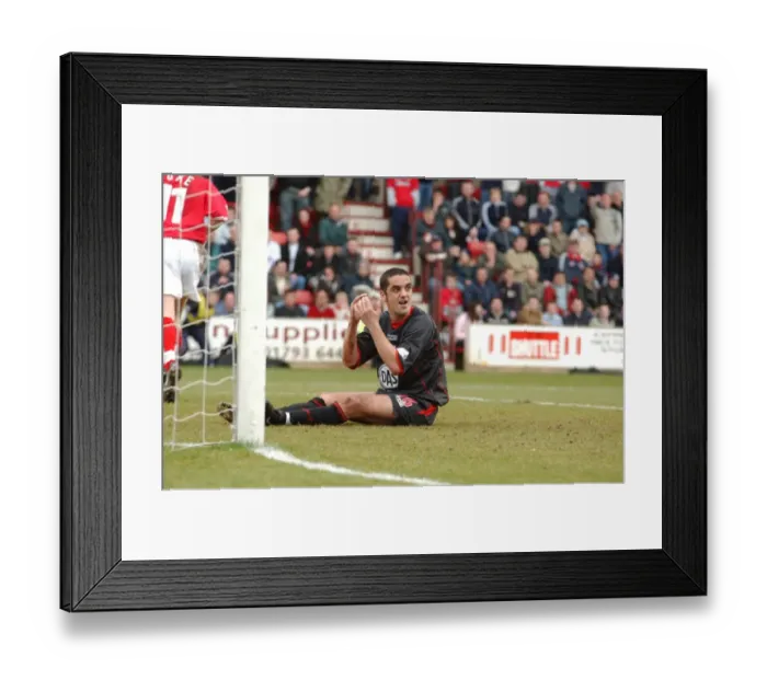 Framed Print : Scott Murray in Action for Bristol City Football Club (03-04)