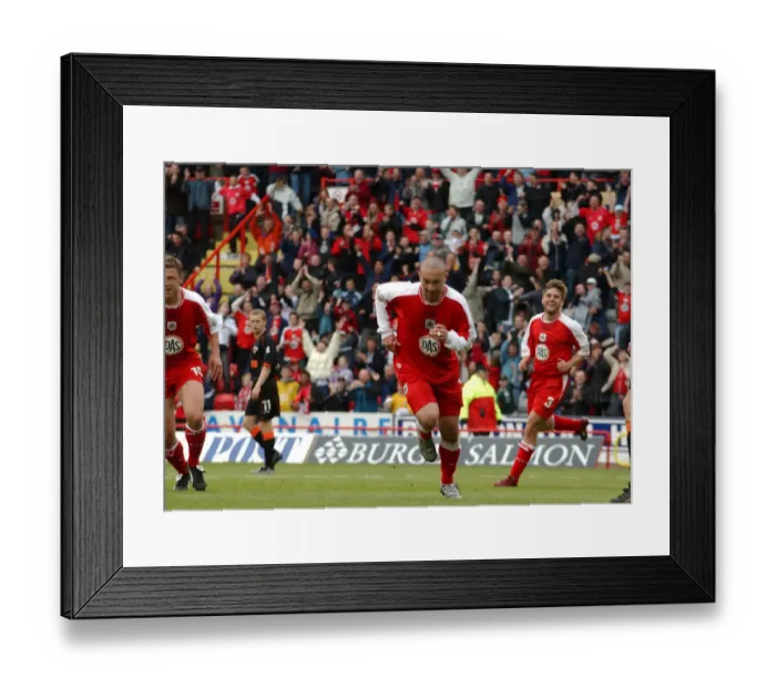Framed Print : Christian Roberts Fans Celebration