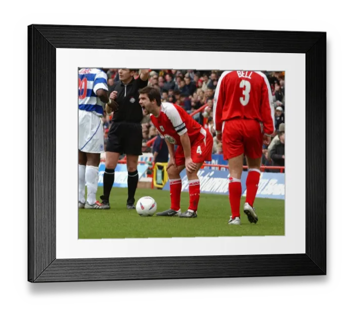 Framed Print : Bristol City FC: Tommy Doherty in Action (2003-04) Framed Print : Bristol City FC: Tommy Doherty in Action (2003-04)