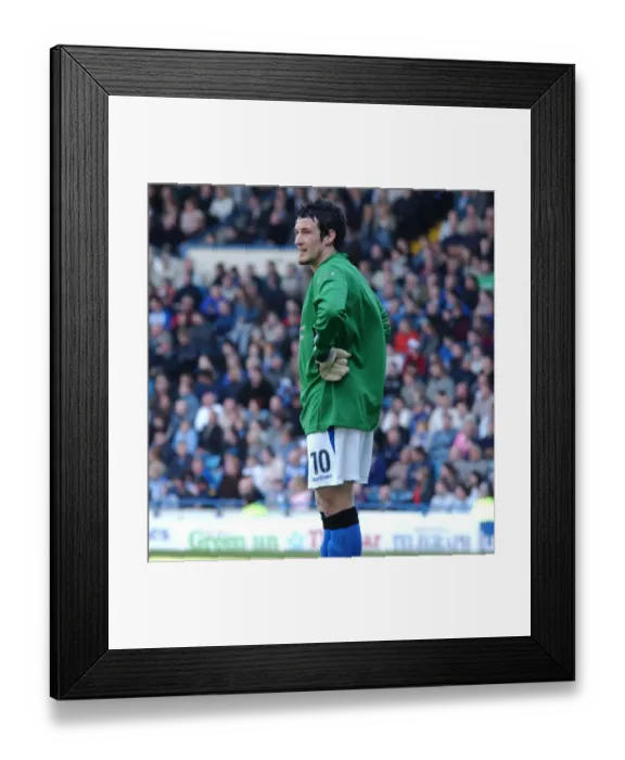 Framed Print : Bristol City FC: Lee Peacock in Action (04-05) Framed Print : Bristol City FC: Lee Peacock in Action (04-05)