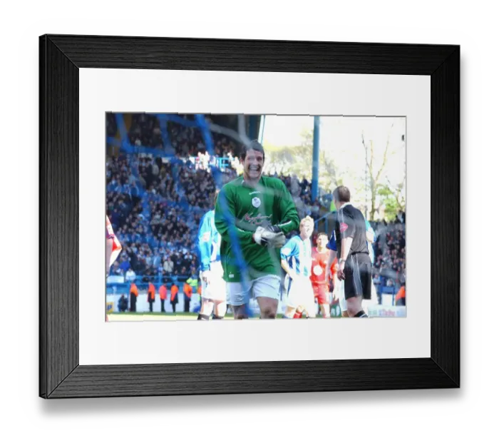 Framed Print : Lee Peacock: In Action for Bristol City FC (2004-2005)