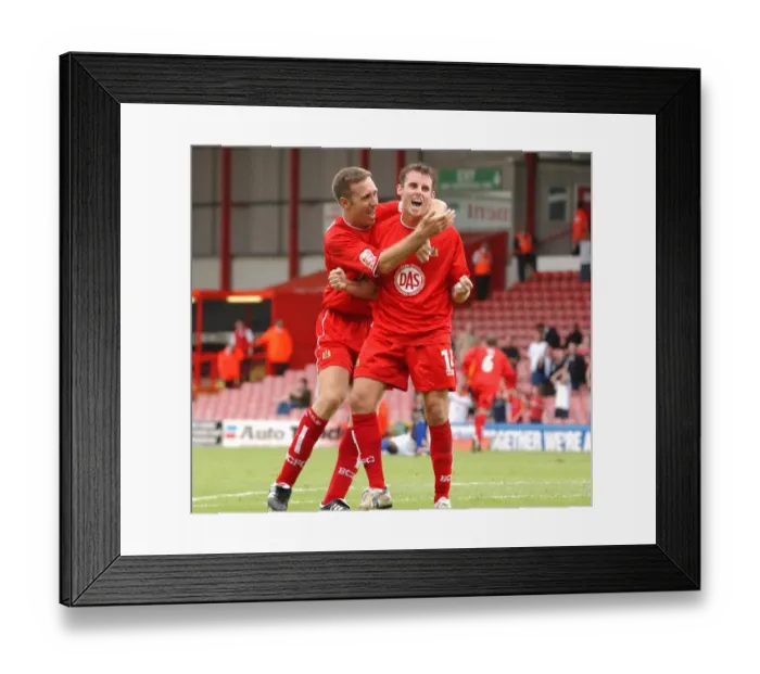 Framed Print : Luke Wilkshire Brian Tinnion Framed Print : Luke Wilkshire Brian Tinnion