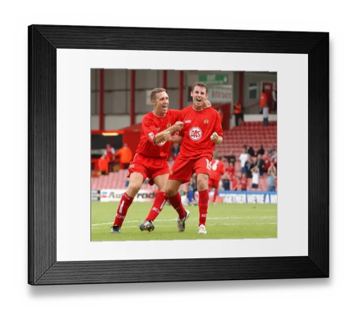 Framed Print : Bristol City FC: Wilkshire and Tinnion in Action (04-05) Framed Print : Bristol City FC: Wilkshire and Tinnion in Action (04-05)
