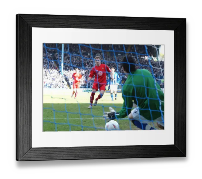 Framed Print : Luke Wilkshire Lee Peacock Framed Print : Luke Wilkshire Lee Peacock