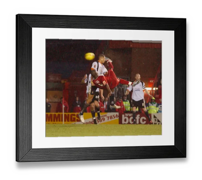 Framed Print : Leroy Lita in Action: A Standout Moment from Bristol City (04-05) Framed Print : Leroy Lita in Action: A Standout Moment from Bristol City (04-05)