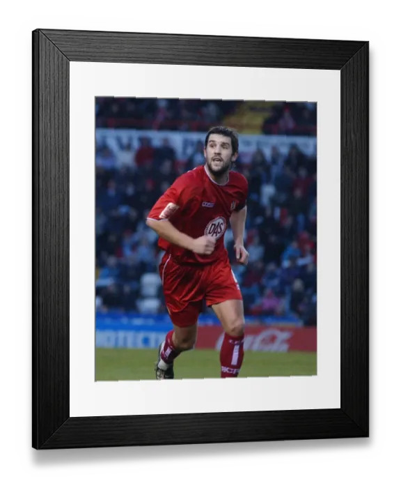 Framed Print : Tommy Doherty in Action: 04-05 Season, Bristol City Football Club Framed Print : Tommy Doherty in Action: 04-05 Season, Bristol City Football Club