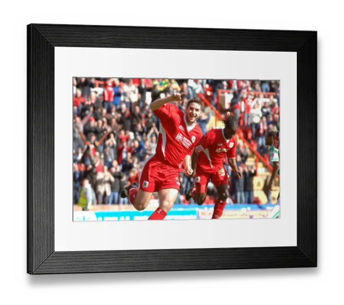 Framed Print : Bradley Orr and Mark McCammon: Action-Packed Moments from the 05-06 Season at Bristol City FC Framed Print : Bradley Orr and Mark McCammon: Action-Packed Moments from the 05-06 Season at Bristol City FC