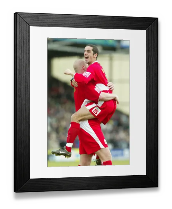 Framed Print : Scott Murray in Action: Thrilling Moments from Bristol City Football Club (05-06) Framed Print : Scott Murray in Action: Thrilling Moments from Bristol City Football Club (05-06)
