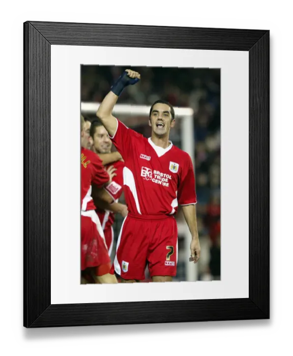 Framed Print : Scott Murray in Action: 05-06 Season, Bristol City Football Club Framed Print : Scott Murray in Action: 05-06 Season, Bristol City Football Club