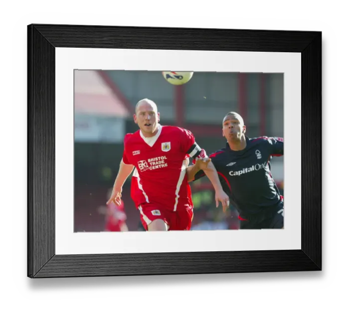 Framed Print : Steve Brooker in Action: A Standout Moment at Bristol City Football Club (05-06)