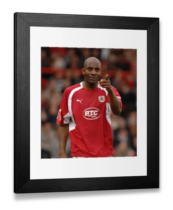 Framed Print : Bristol City vs Hull City: Dele Adebola's Thrilling Action