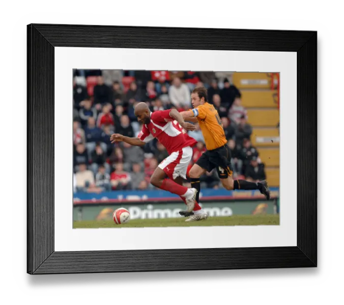 Framed Print : Bristol City vs. Hull City: Dele Adebola in Action