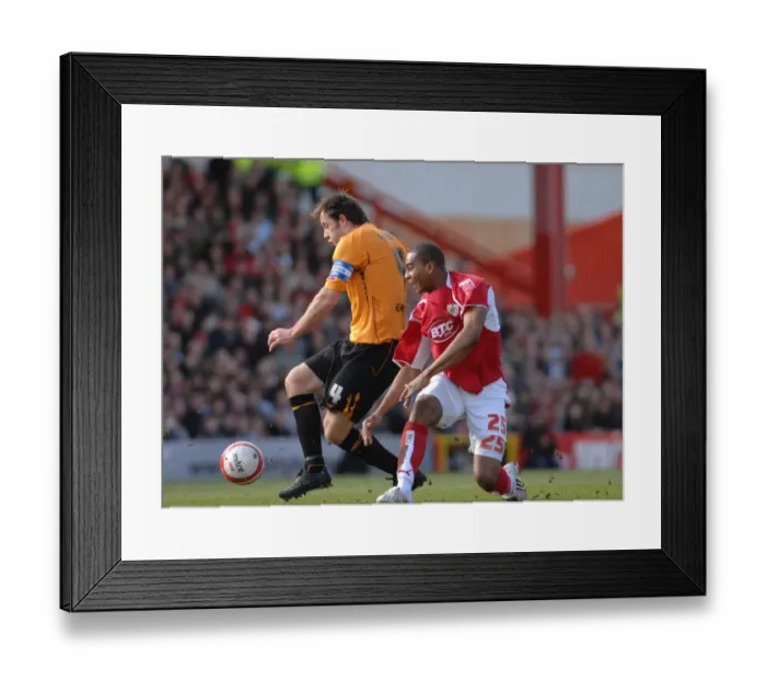 Framed Print : Marvin Elliott in Action: Bristol City vs Hull City Framed Print : Marvin Elliott in Action: Bristol City vs Hull City
