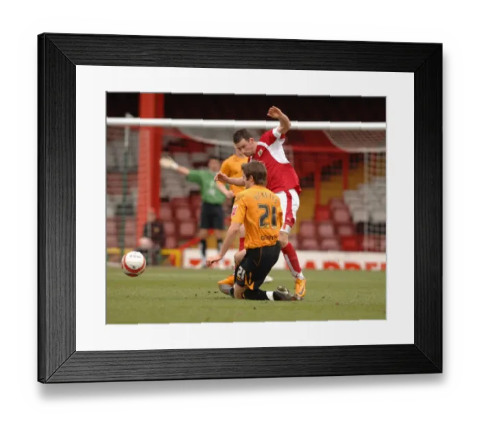 Framed Print : Bristol City vs Hull City: McIndoe's Midfield Showdown - A Football Battle Framed Print : Bristol City vs Hull City: McIndoe's Midfield Showdown - A Football Battle