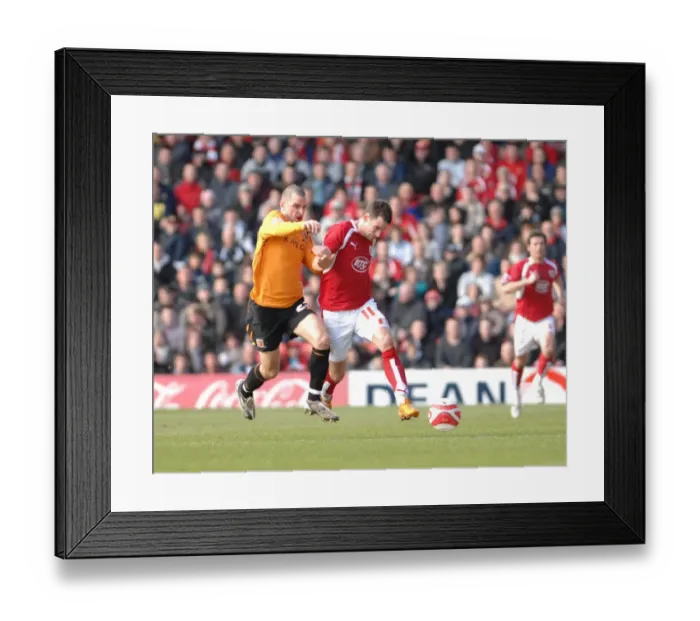 Framed Print : Michael McIndoe in Action: Bristol City vs. Hull City Framed Print : Michael McIndoe in Action: Bristol City vs. Hull City