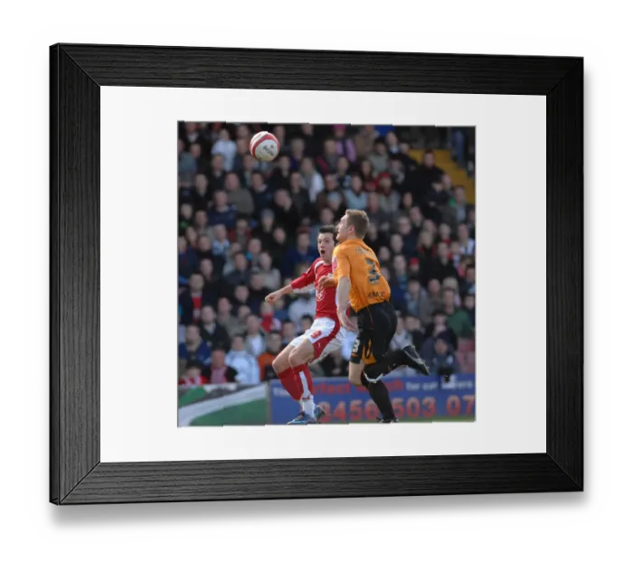 Framed Print : Ivan Sproule in Action: Bristol City vs Hull City Framed Print : Ivan Sproule in Action: Bristol City vs Hull City