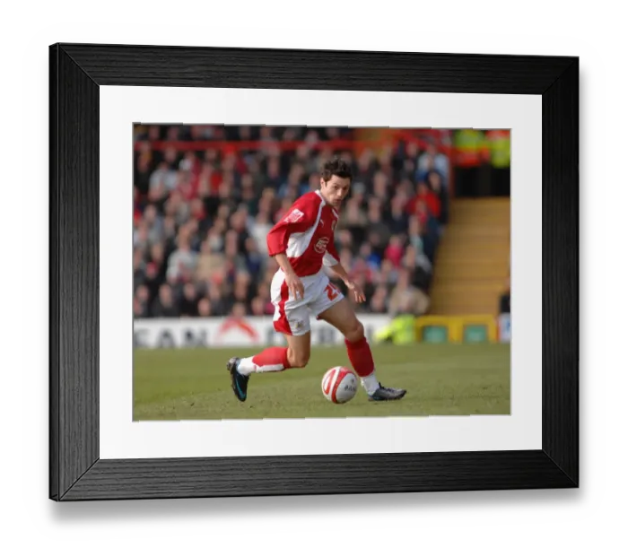 Framed Print : Ivan Sproule in Action: A Riveting Moment from Bristol City vs Hull City Framed Print : Ivan Sproule in Action: A Riveting Moment from Bristol City vs Hull City