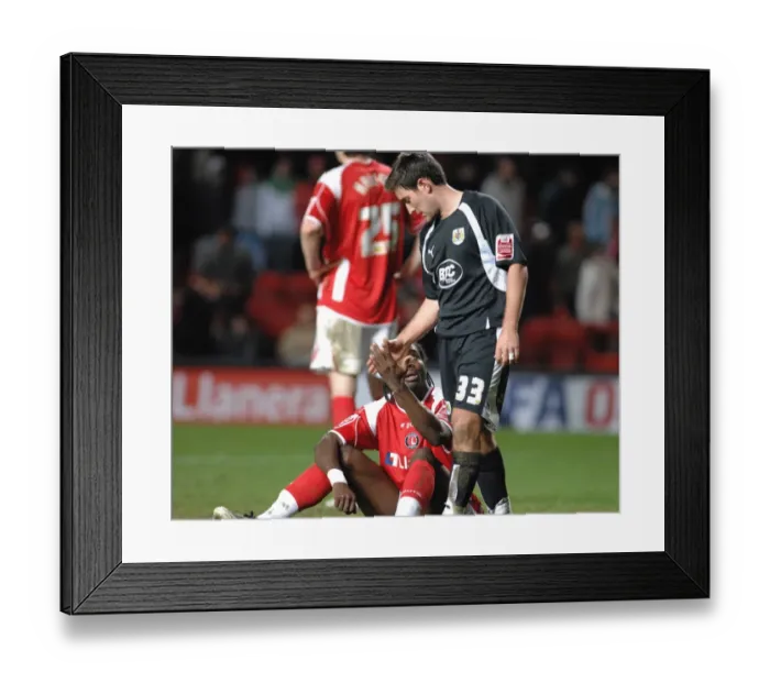 Framed Print : Lee Johnson in Action: Charlton Athletic vs. Bristol City Framed Print : Lee Johnson in Action: Charlton Athletic vs. Bristol City