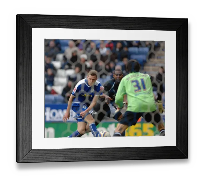 Framed Print : Marvin Elliott in Action: Leicester City vs. Bristol City Framed Print : Marvin Elliott in Action: Leicester City vs. Bristol City